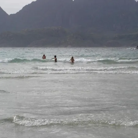 Apartment 5 Person In *